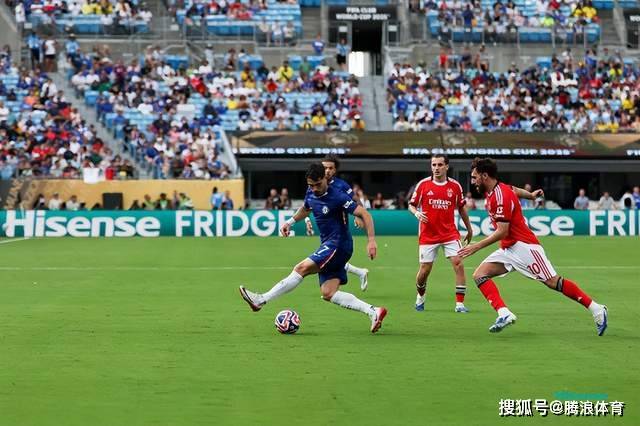 雷公助我!本菲卡1-1切尔西进加时,第86分钟因天气原因中断2小时